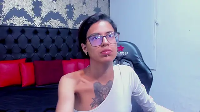 Snapshot of Emily_Lopera chatting on May 2026 03:17:01 PM Emily Lopera online show from May 2026 03:17:01 PM