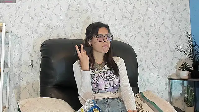 Emily Lopera online show from July 2026 04:14:01 PM