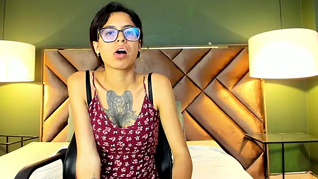 Emily Lopera online show from June 2026 02:16:02 AM
