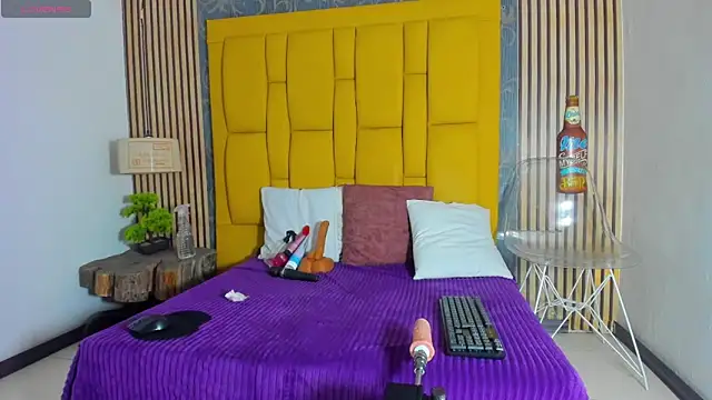  karlaruso online show from April 2026 01:07:01 PM