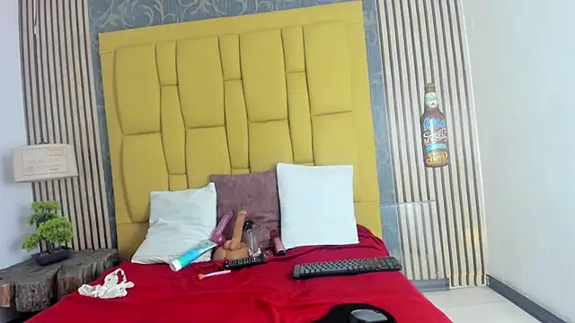  karlaruso online show from April 2026 05:28:02 PM