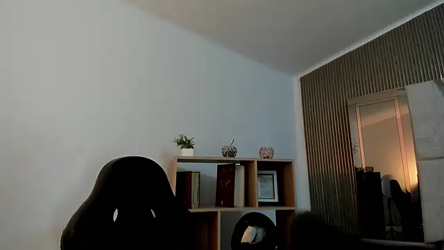 JeanneWilliams online show from May 2026 01:08:02 PM