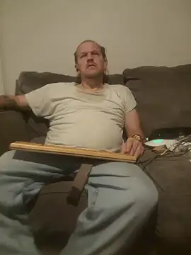 yourMasterisBored online show from March 2026 04:01:02 AM