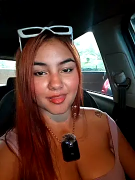 Mia Lauryn online show from April 2026 12:22:01 PM