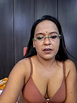 hornyrosy321 online show from May 2026 05:55:01 PM