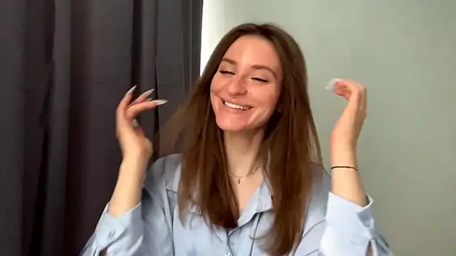 Moonstarisrares online show from April 2026 10:34:01 AM