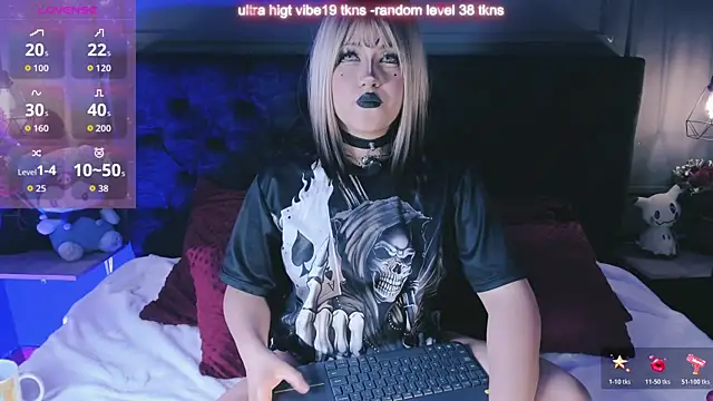  Elissabat  online show from April 2026 09:04:01 PM