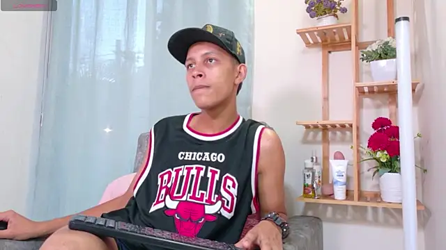 Noirvynn online show from April 2026 11:11:01 PM