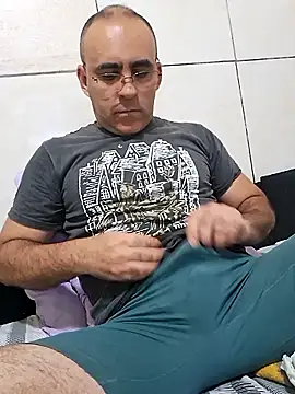 Eduardo4f online show from March 2026 10:59:01 PM