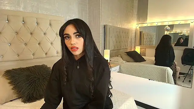 BELLA THORNERFG online show from March 2026 03:50:02 AM