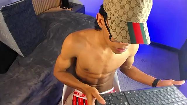 Snapshot of Im_MatthewScott chatting on March 2026 08:05:02 PM Im MatthewScott online show from March 2026 08:05:02 PM