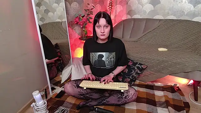 Velvet Lily online show from May 2026 08:58:01 PM