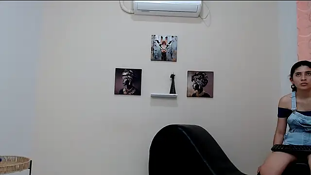 katywild20 online show from April 2026 06:43:01 PM