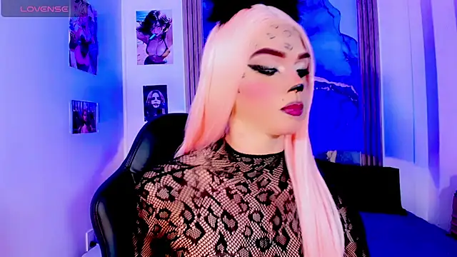blonde queen- online show from June 2026 03:34:02 AM