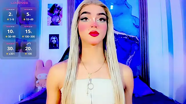 Snapshot of blonde_queen- chatting on May 2026 07:57:02 PM blonde queen- online show from May 2026 07:57:02 PM