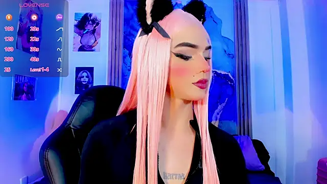 blonde queen- online show from June 2026 07:29:02 PM