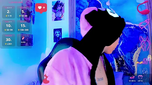 blonde queen- online show from April 2026 07:36:02 PM