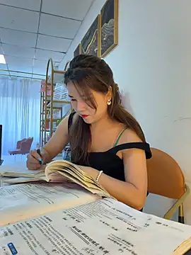 Snapshot of Xiaoxiao-y chatting on May 2026 08:07:01 AM Xiaoxiao-y online show from May 2026 08:07:01 AM