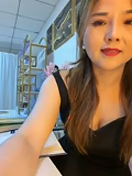 Snapshot of Xiaoxiao-y chatting on June 2026 01:49:02 PM Xiaoxiao-y online show from June 2026 01:49:02 PM