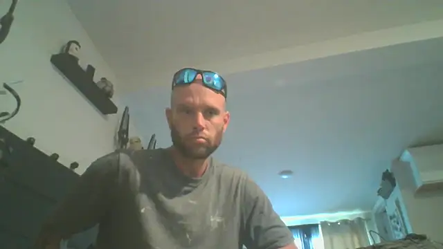 CaptCraker online show from April 2026 09:32:01 PM