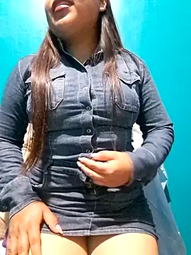 YiiZ 019 online show from April 2026 04:59:01 AM