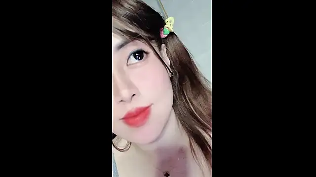 Snapshot of Mi-Cherry chatting on March 2026 06:06:01 AM Mi-Cherry online show from March 2026 06:06:01 AM