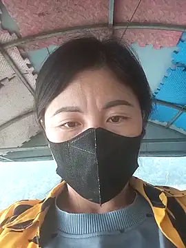 Snapshot of IORio_2X chatting on April 2026 12:50:01 AM IORio 2X online show from April 2026 12:50:01 AM