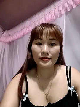 Snapshot of Lucxy-ki6 chatting on May 2026 01:40:02 AM Lucxy-ki6 online show from May 2026 01:40:02 AM