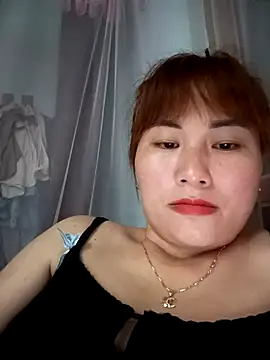 Snapshot of Lucxy-ki6 chatting on May 2026 02:43:02 PM Lucxy-ki6 online show from May 2026 02:43:02 PM