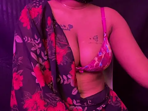 IND Queen21 online show from April 2026 07:54:01 PM