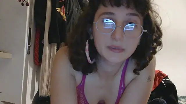 antoniettamaria online show from April 2026 09:15:02 PM