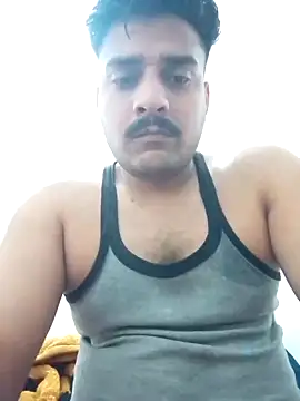 Snapshot of Decentlover67 chatting on April 2026 02:32:02 PM Decentlover67 online show from April 2026 02:32:02 PM