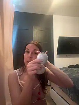 petitehotwife4u online show from April 2026 12:09:01 PM