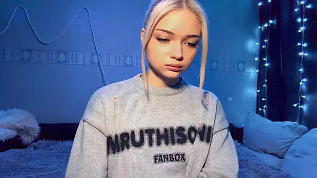 StacyChocopay online show from April 2026 11:00:02 PM