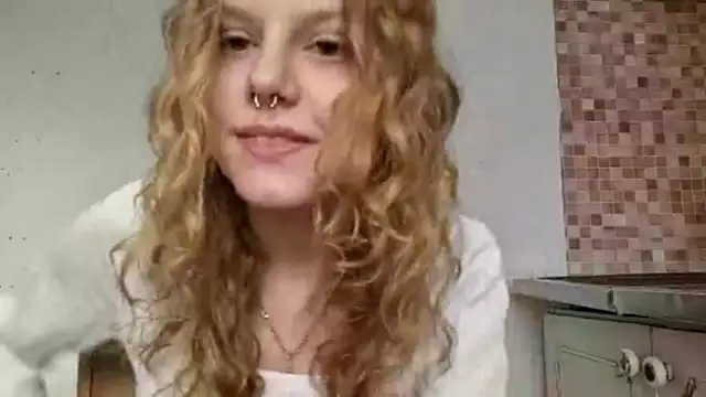 Snapshot of Kira_Wonderfullina chatting on March 2026 09:13:01 AM Kira Wonderfullina online show from March 2026 09:13:01 AM