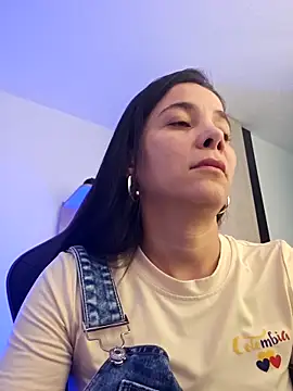 Snapshot of miaeyex chatting on April 2026 09:05:02 PM miaeyex online show from April 2026 09:05:02 PM