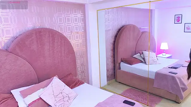 Melissa Elana online show from March 2026 11:44:01 AM