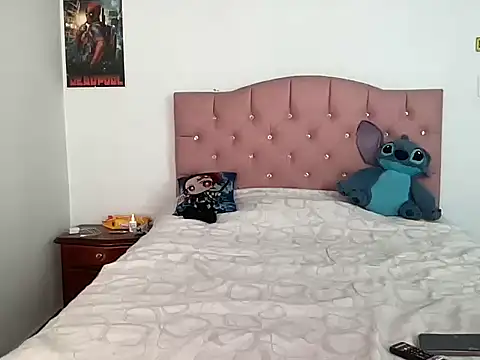 sakuraluna  online show from March 2026 06:44:02 PM