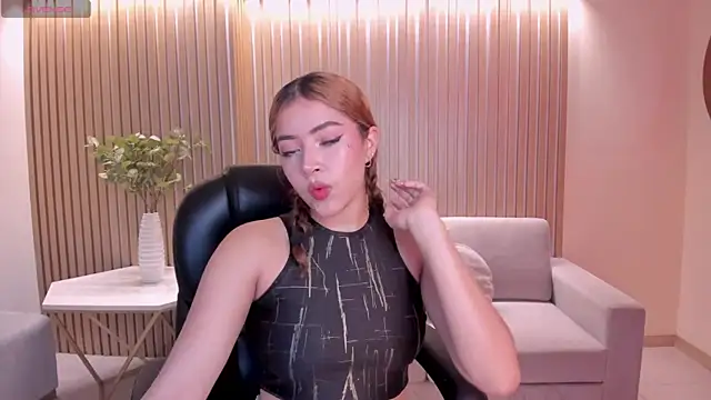 Snapshot of ArianaNova chatting on July 2026 02:18:01 AM ArianaNova online show from July 2026 02:18:01 AM