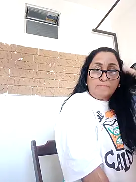 ianaellem online show from April 2026 05:08:02 PM