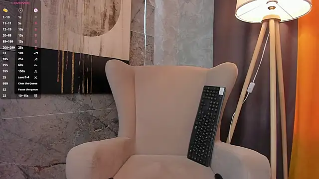Snapshot of LisanBrown chatting on May 2026 01:40:02 PM LisanBrown online show from May 2026 01:40:02 PM