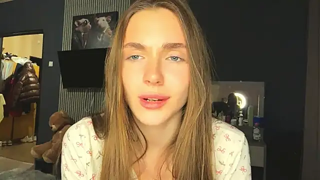 Veluxe online show from April 2026 05:06:02 PM