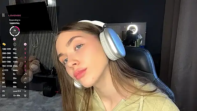 Veluxe online show from April 2026 03:08:01 PM