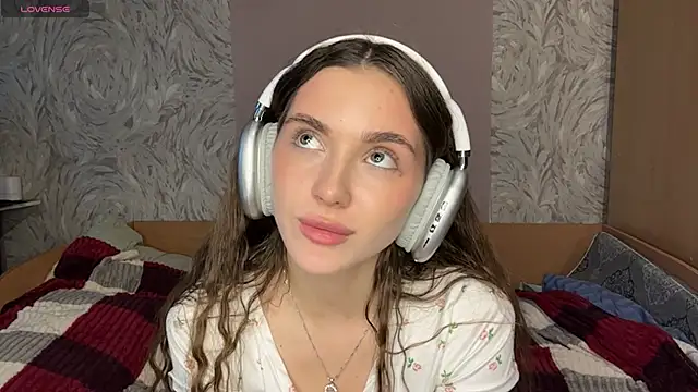 Veluxe online show from April 2026 03:51:01 PM