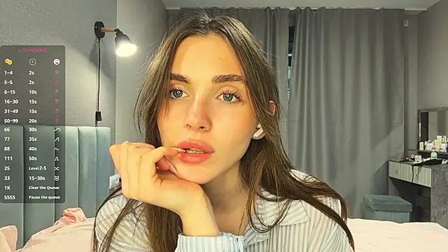 Veluxe online show from May 2026 03:01:02 PM