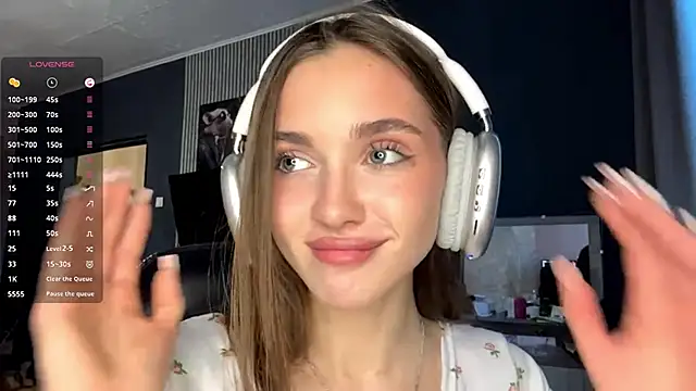 Veluxe online show from March 2026 03:01:01 PM