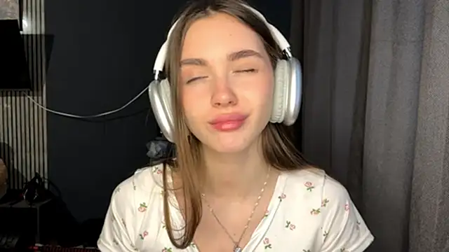 Veluxe online show from April 2026 02:52:01 PM