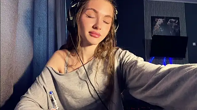 Veluxe online show from March 2026 12:23:02 PM