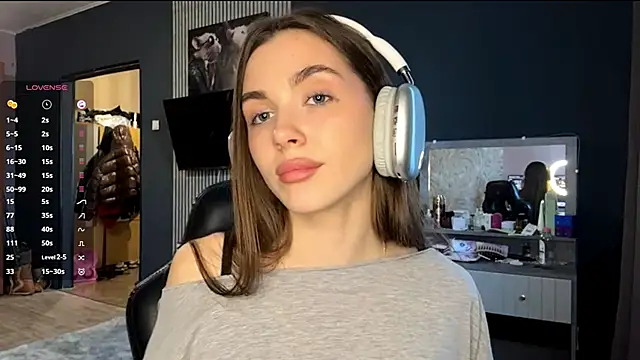 Veluxe online show from March 2026 03:02:02 PM