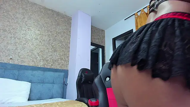IsaSkinny online show from April 2026 07:49:01 PM